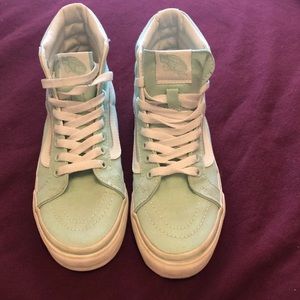 Women’s size 6 mint green vans.
